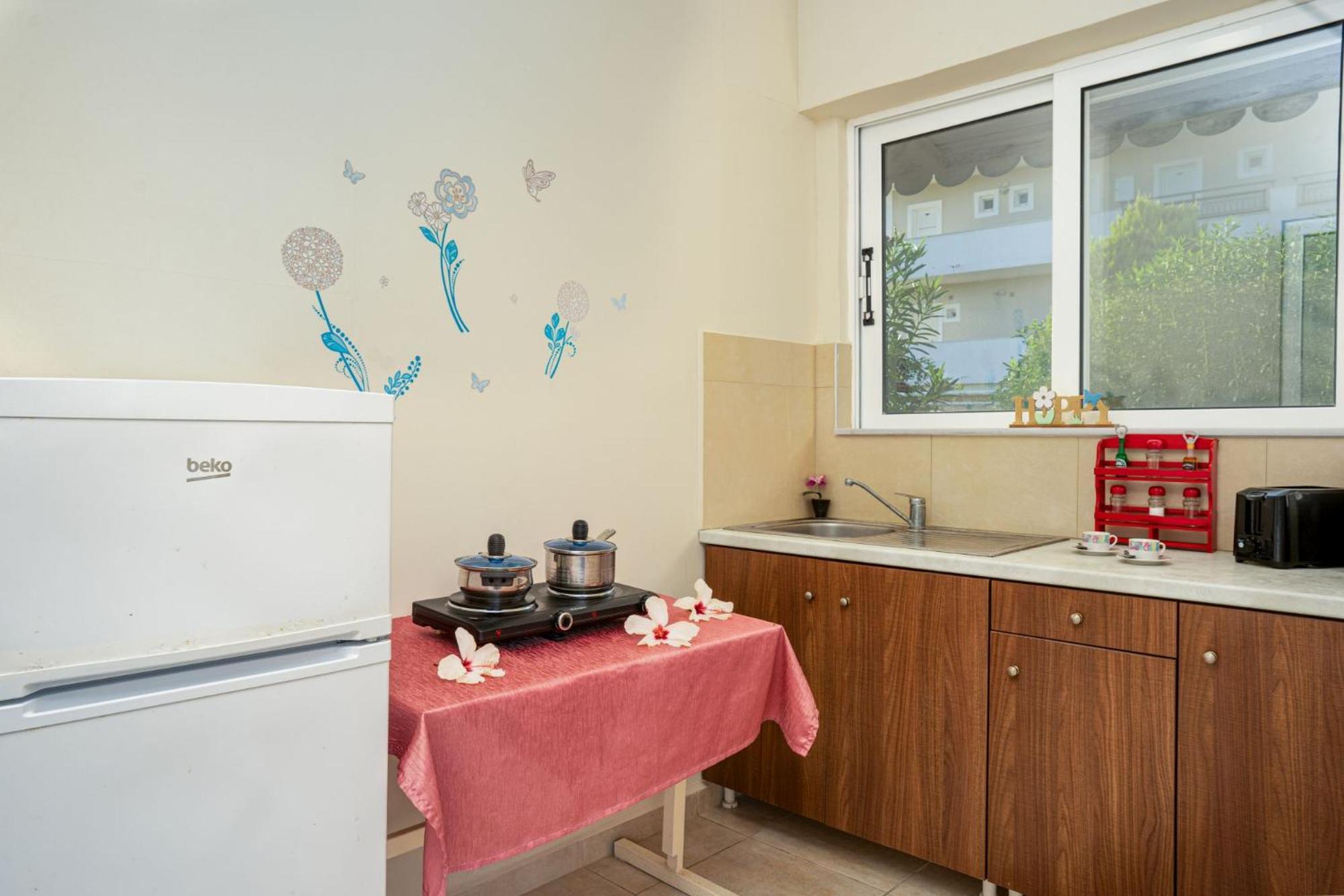 Stathis Beachfront Luxury Rooms Kalamákion Habitación foto